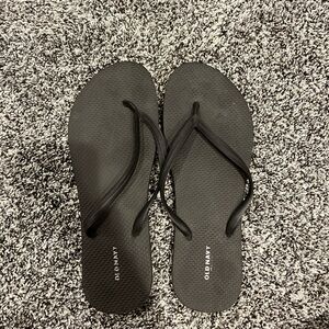 Old Navy Sleek Black Sandals